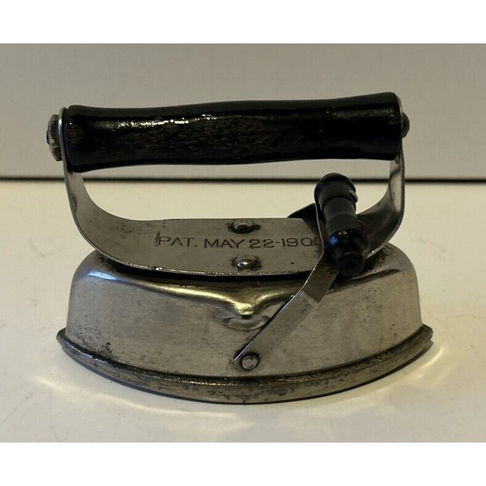 ANTIQUE ADVERTISING ASBESTOS‎ SAD IRON WOOD HANDLE & IRON INSERT PAT MAY 22 1900